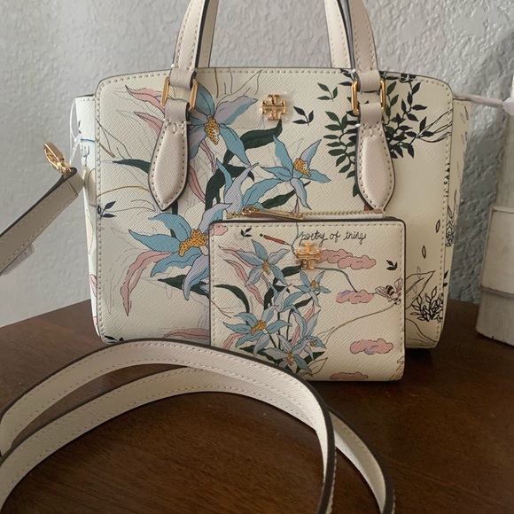 New 🌸 Tory Burch set Emerson crossbody & wallet - Picture 4 of 15